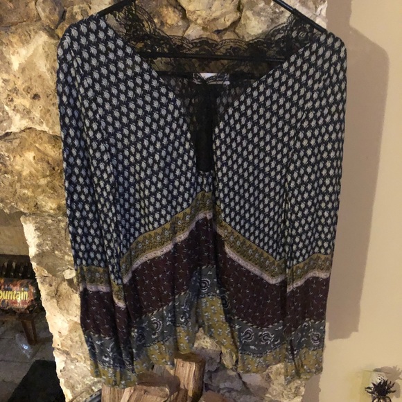 Long sleeved blouse with lace detailed neckline - Picture 1 of 1